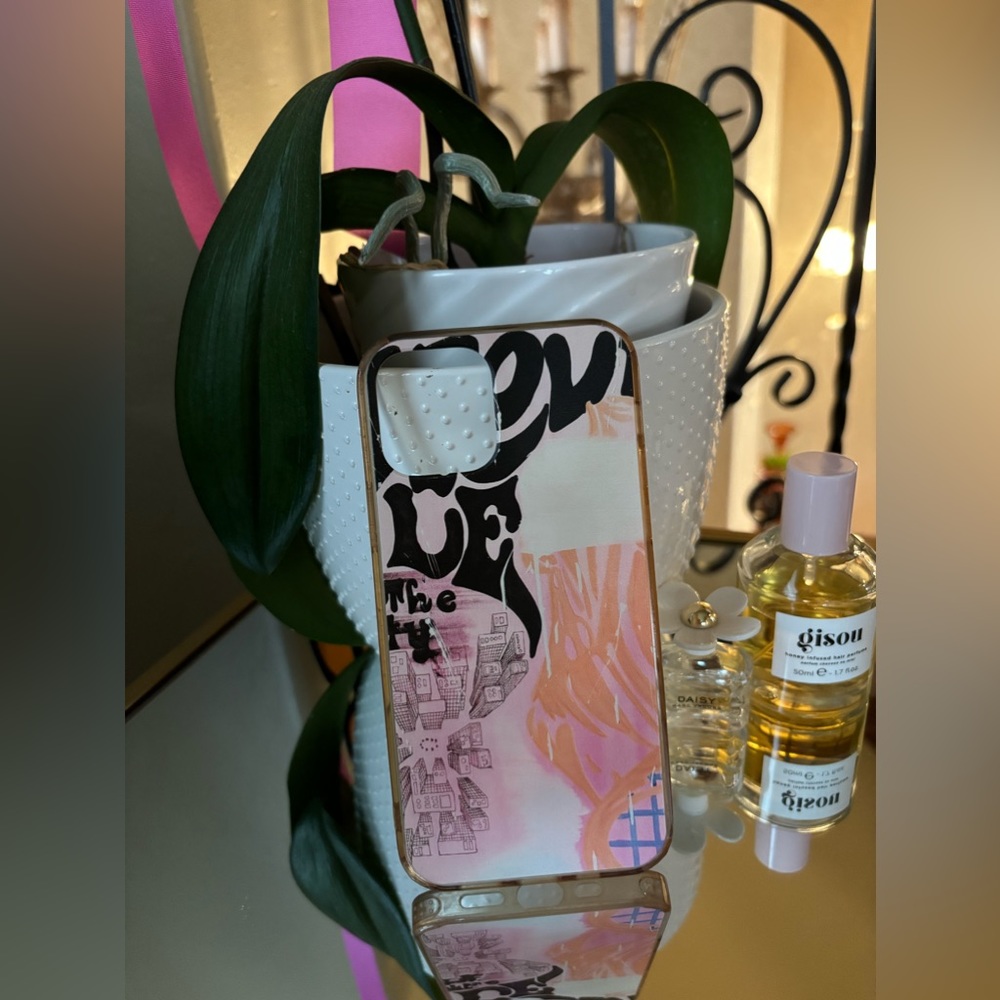 "TROUBLE IN THE CITY" SDH I PHONE 14 CASE